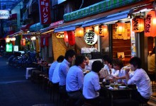 Street dining / Tokyo - photo by Renata Blonska
