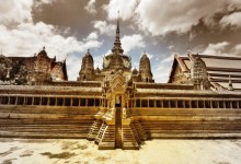 Wat Phra Kaew Bangkok / photo by Renata Blonska
