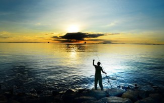Fishing at Manila Bay - photo by Renata Blonska
