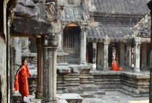 Angkor Wat locals - photo by Renata Blonska